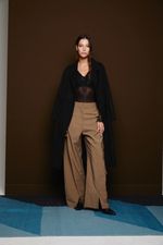 Tapado-Juliette-y-Body-Valentino-y-Pantalpon-Kham-1.jpg