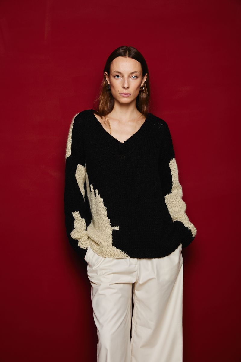 Sweater-Aura.jpg