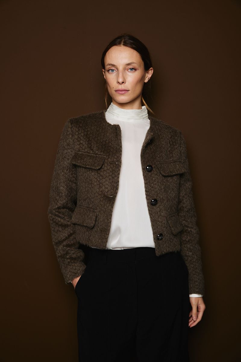 Jacket-Army-y-Pantalon-Kham-y-Blusa-Chloe-1.jpg
